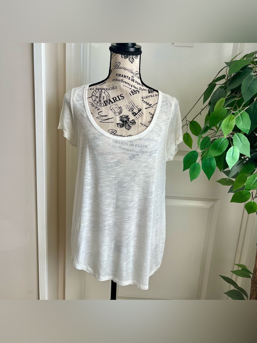 Ambiance Apparel Sheer Split Side Slub Knit Tee White Sz M